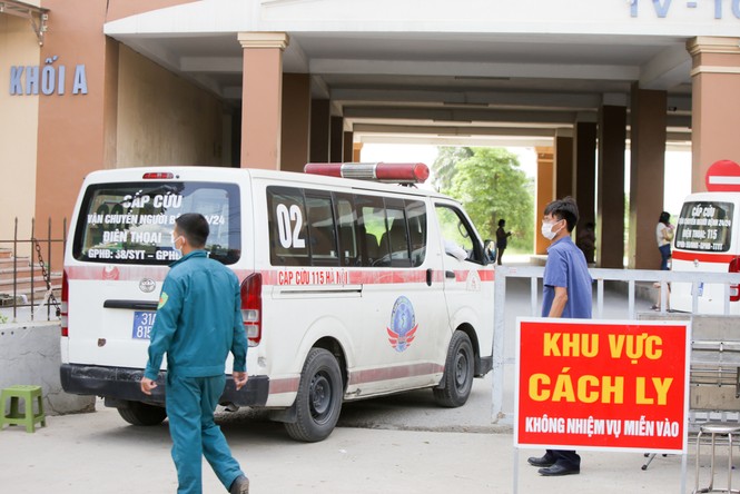 Hà Nội phong toả chung cư hơn 1.000 dân liên quan ca mắc COVID-19 - ảnh 10