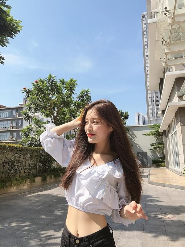 Han Sara đánh bại Ngọc Trinh trong cuộc chiến vòng eo - ảnh 6