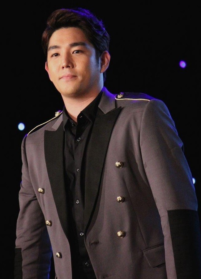 Vì scandal đời tư mà những ngôi sao này đành phải rút khỏi showbiz thời gian dài - ảnh 1