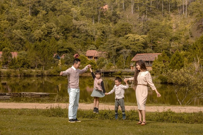 Kết hôn đã 10 năm, Lý Hải - Minh Hà vẫn lãng mạn như thưở mới yêu - ảnh 2