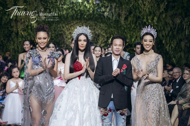 Lần đầu tái xuất sàn diễn sau khi sinh con, Lan Khuê lộng lẫy như nữ thần - ảnh 2