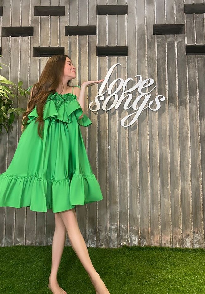 Lần đầu tiên Hồ Ngọc Hà công khai bụng bầu với công chúng và còn gọi Kim Lý là chồng - ảnh 1
