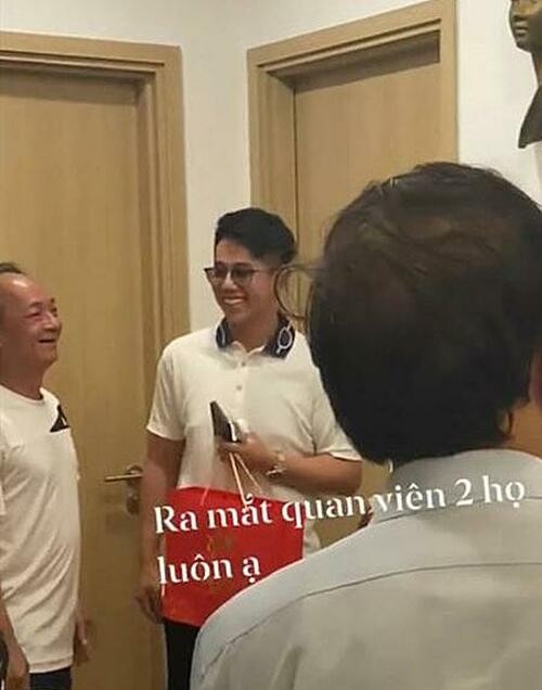 Sự thật bất ngờ phía sau hộp bánh Trung thu mà Matt Liu biếu bố mẹ Hương Giang - ảnh 1