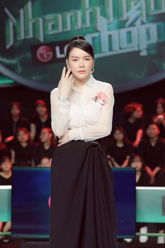 Lý Nhã Kỳ lại gây sốc với màn khoe tài sản táo bạo “Đi ăn trả sổ đỏ thay tiền” - ảnh 1
