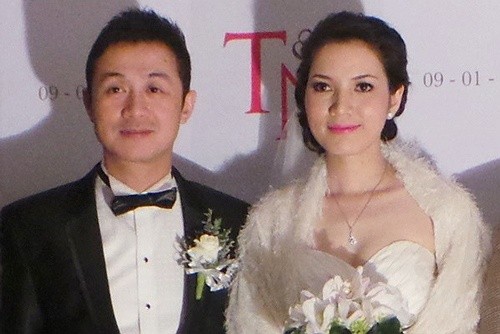 Những cặp đôi chênh lêch tuổi tác của showbiz Việt - ảnh 5