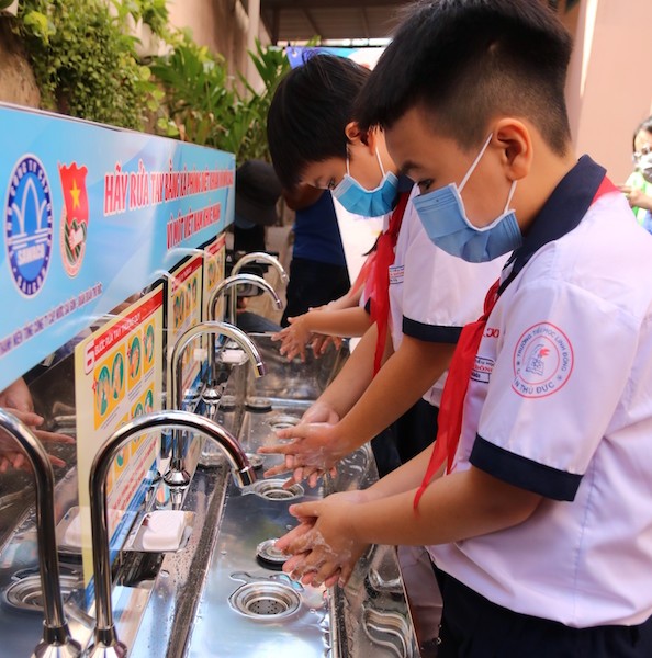 Sinh viên, y bác sĩ trẻ tình nguyện chống dịch Covid-19 - ảnh 1