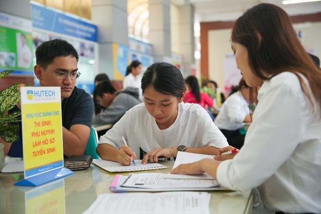 Kỳ thi tốt nghiệp THPT chia làm 2 đợt, thí sinh xét tuyển vào đại học như thế nào? - ảnh 2