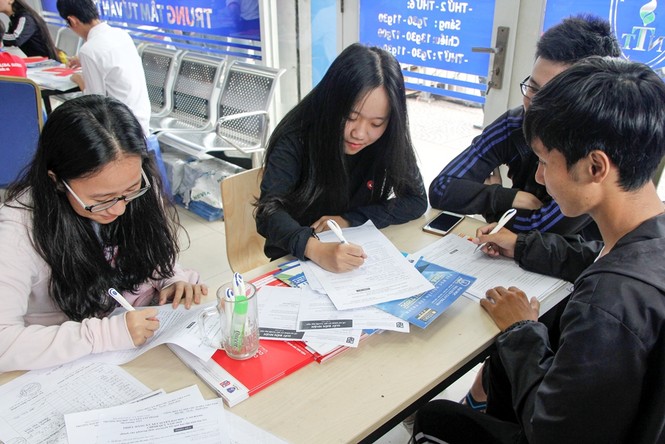 Trường ĐH Nguyễn Tất Thành công bố điểm chuẩn trúng tuyển bằng học bạ - ảnh 3