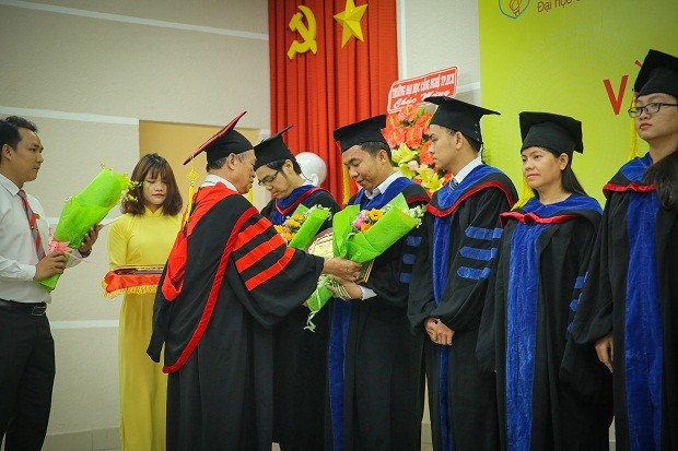 Đào tạo thạc sĩ, tiến sĩ: Bình mới rượu có mới? - ảnh 1