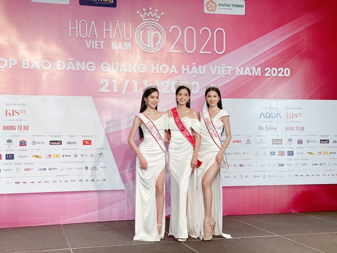HOT: Top 3 Hoa Hậu Việt Nam 2020 tươi tắn sau đêm đăng quang, sẵn sàng giao lưu trực tuyến - ảnh 1