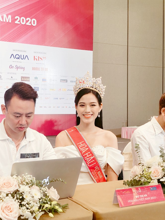 HOT: Top 3 Hoa Hậu Việt Nam 2020 tươi tắn sau đêm đăng quang, sẵn sàng giao lưu trực tuyến - ảnh 3