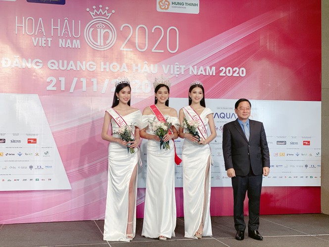 HOT: Top 3 Hoa Hậu Việt Nam 2020 tươi tắn sau đêm đăng quang, sẵn sàng giao lưu trực tuyến - ảnh 2