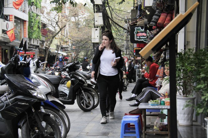 Mục kích những vỉa hè bị 'đánh cắp' ở Hà thành - ảnh 10