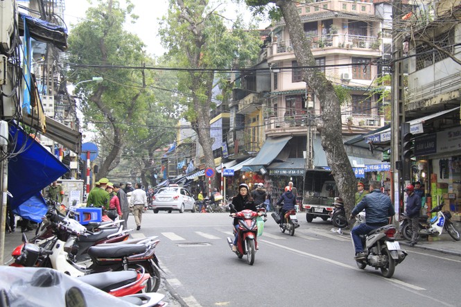 Ngỡ ngàng với vỉa hè thông thoáng ở phố cổ Hà thành - ảnh 6