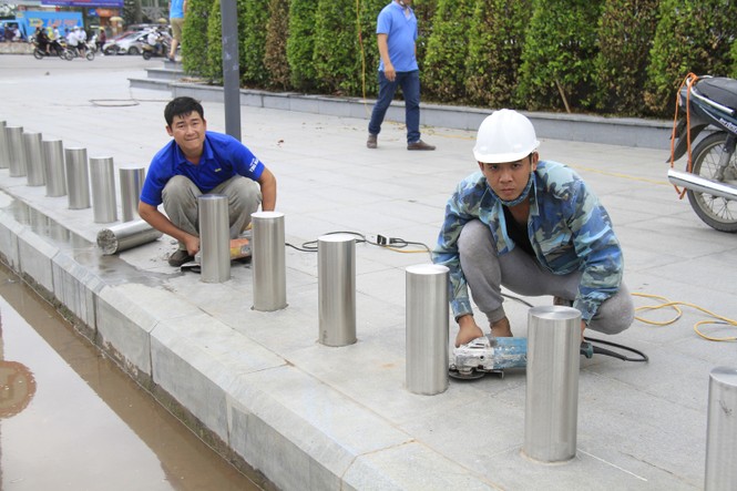 Hàng trăm cọc sắt biến vỉa hè thành “lãnh địa riêng” đã được nhổ bỏ - ảnh 4