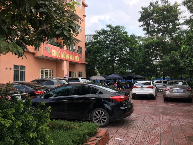 Hà Nội: Nhiều khu đô thị thờ ơ với chiến dịch đòi lại vỉa hè - ảnh 10