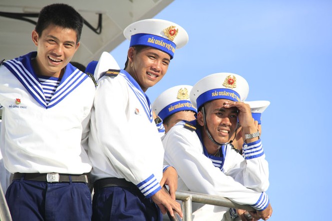 4 chuyến tàu xuất phát mang hàng Tết ra Trường Sa - ảnh 14