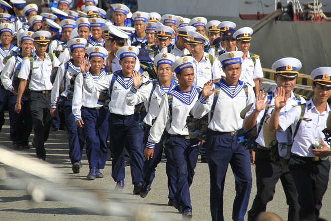 4 chuyến tàu xuất phát mang hàng Tết ra Trường Sa - ảnh 2