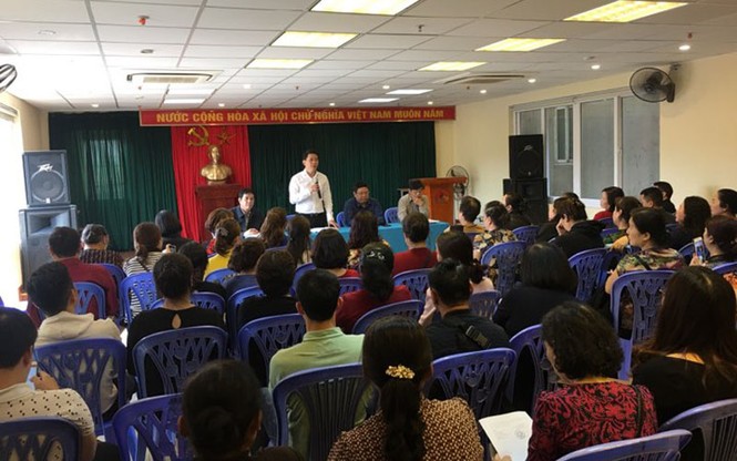 Tiểu thương căng băng rôn phản đối thông tin xây mới chợ Đồng Xuân - ảnh 2