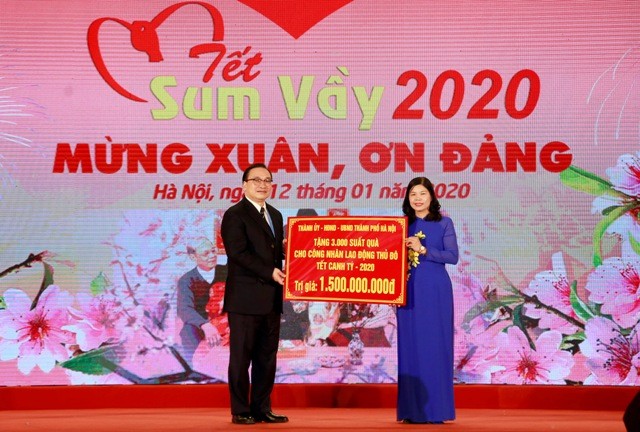 Hà Nội chi 35 tỷ đồng tặng quà Tết công nhân - ảnh 1