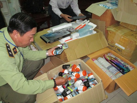 Người dân biết hàng nhái nhưng vẫn tiếp tay - ảnh 1