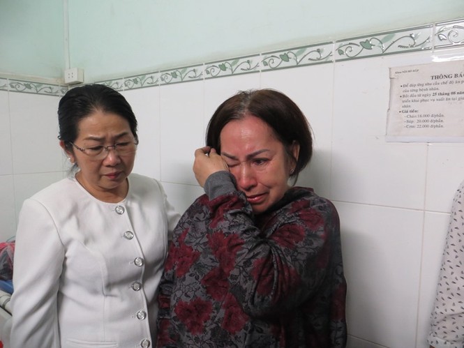 Lãnh đạo TPHCM thăm hỏi, động viên nạn nhân trong vụ cháy chung cư - ảnh 5