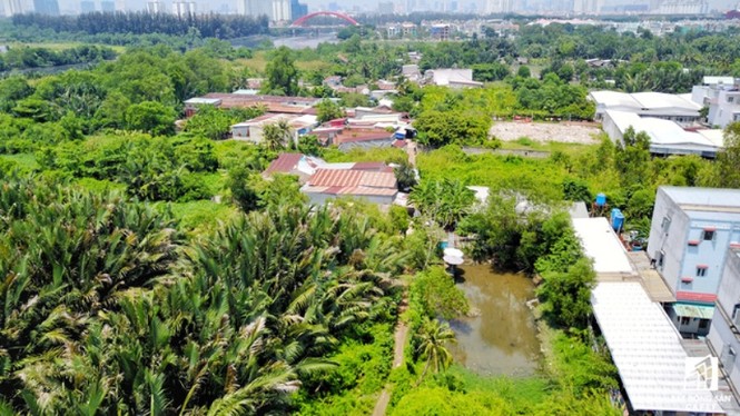 Tin mới vụ mua bán 320.000 m2 đất công giá 'bèo' - ảnh 1
