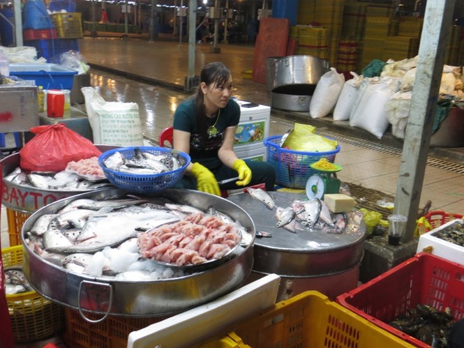Phó Thủ tướng thị sát chợ đầu mối lớn nhất TPHCM lúc rạng sáng - ảnh 8
