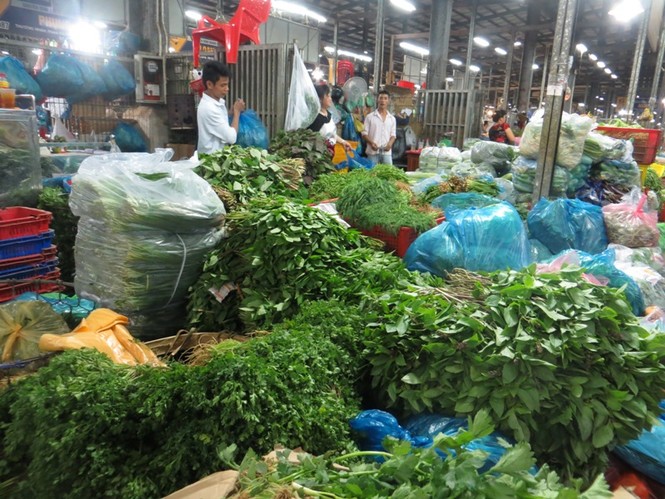 Phó Thủ tướng thị sát chợ đầu mối lớn nhất TPHCM lúc rạng sáng - ảnh 4