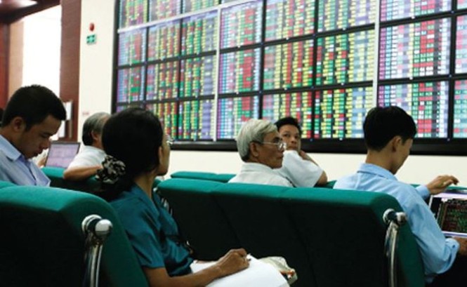 Vn-Index tạm vượt ngưỡng 1.000 điểm - ảnh 1