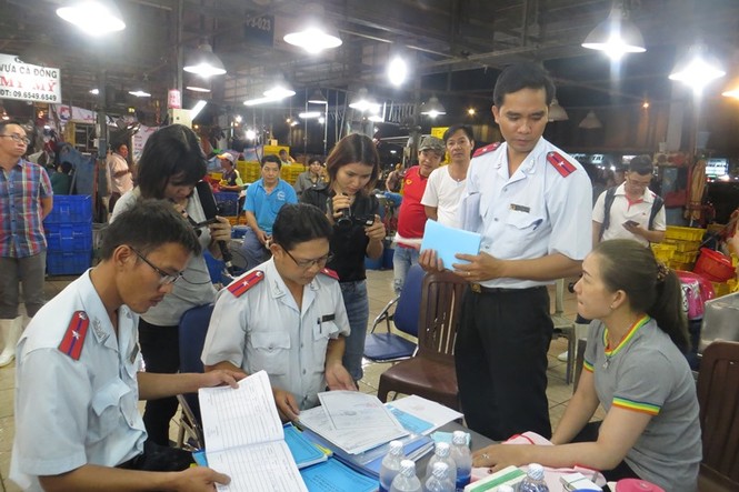 Tội phạm ẩn náu ở chợ đầu mối Sài Gòn - ảnh 5