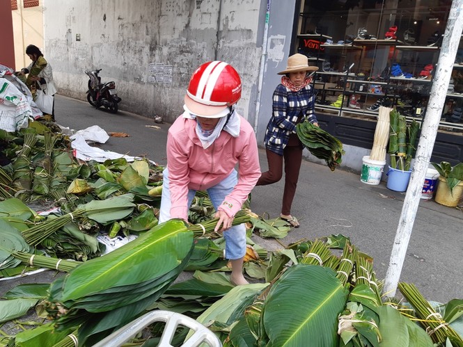 Chợ lá dong nửa thế kỷ ở Sài Gòn ế ẩm do heo tăng giá - ảnh 7