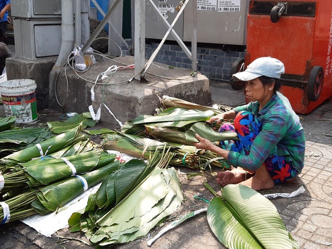 Chợ lá dong nửa thế kỷ ở Sài Gòn ế ẩm do heo tăng giá - ảnh 2