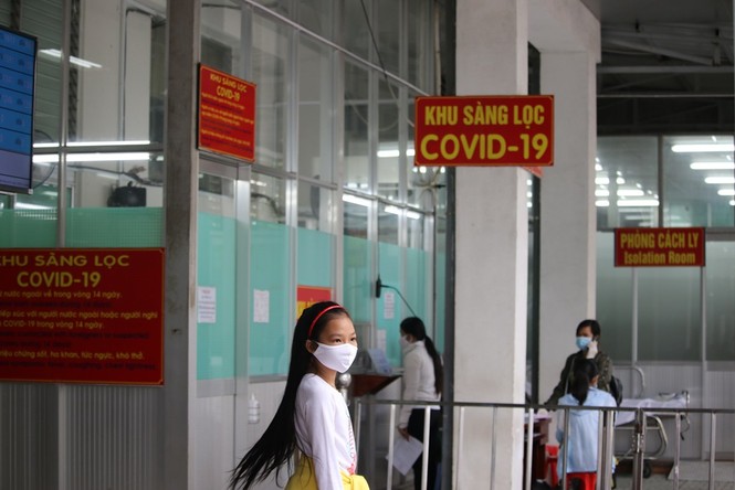 BV Chợ Rẫy cách ly nhiều nhân viên y tế liên quan bác sĩ Đồng Nai mắc COVID-19 - ảnh 1