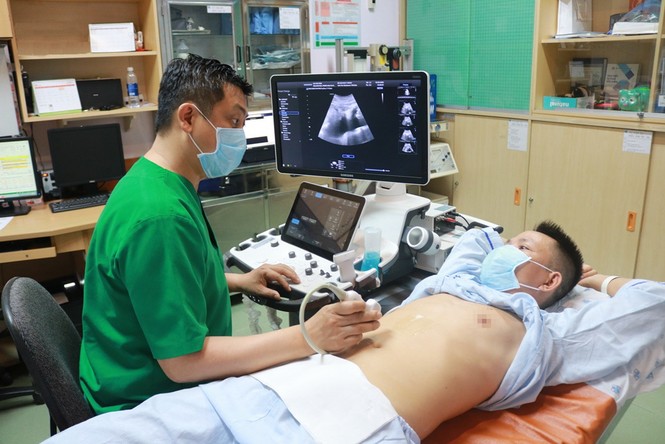 Cẩn trọng khi bỗng dưng nhức đầu, nôn ra máu - ảnh 2