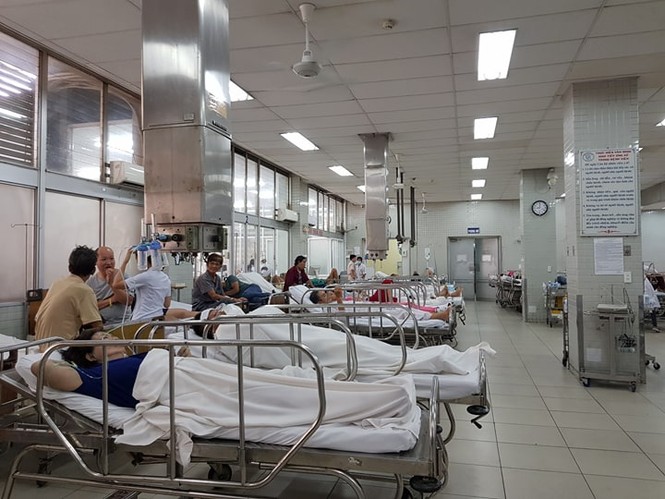 Hàng chục nạn nhân vụ cháy chung cư vẫn đang điều trị tại bệnh viện - ảnh 2