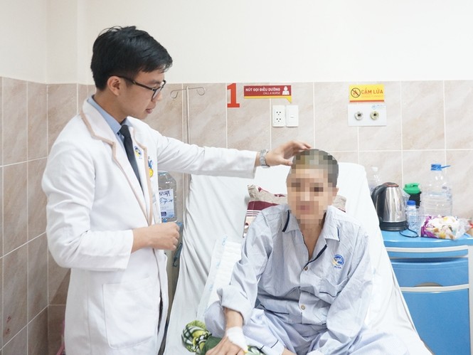Chủ quan cụ bà suýt chết vì khối u khổng lồ trong não - ảnh 2