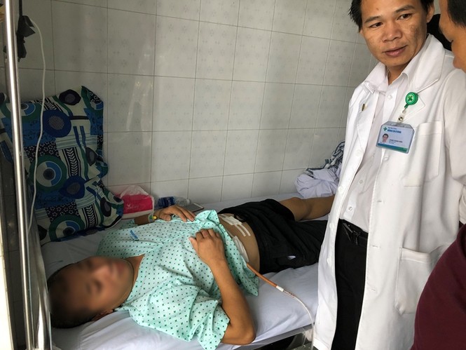 Phát hiện gần 50 viên sỏi trong túi mật của người đàn ông - ảnh 2