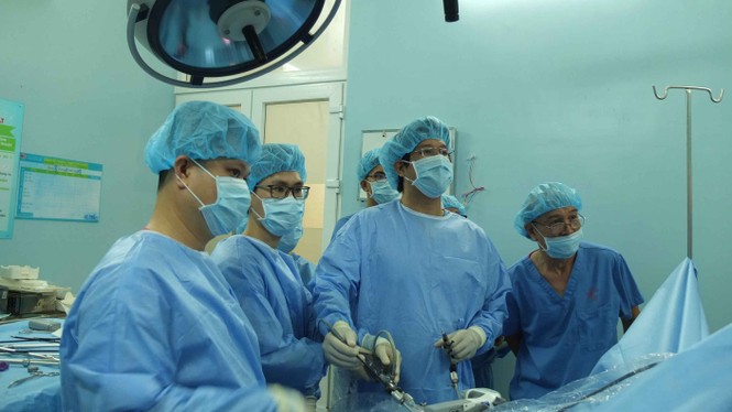 Người đàn ông bị thủng lá lách vì ngậm tăm đi ngủ - ảnh 2