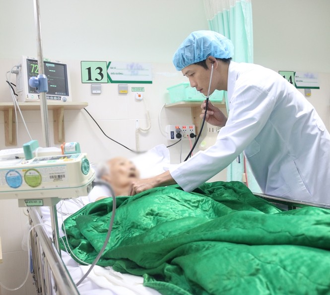 Suýt chết vì bệnh lý nghiêm trọng thường nhầm lẫn với triệu chứng mắt - ảnh 1