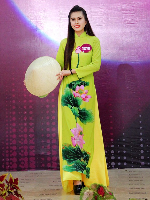 Duyên dáng nữ sinh trên xứ sở ngàn hoa Đà Lạt - ảnh 6