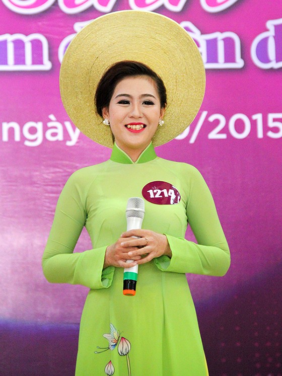Duyên dáng nữ sinh trên xứ sở ngàn hoa Đà Lạt - ảnh 4