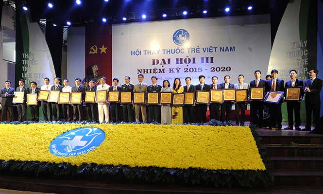 Phó GĐ Bệnh viện K làm Chủ tịch T.Ư Hội Thầy thuốc trẻ Việt Nam - ảnh 13