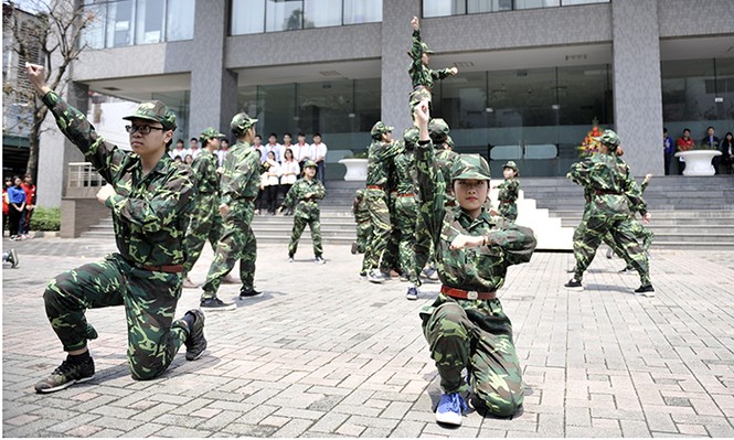 ĐH Ngoại thương sôi nổi hoạt động mừng sinh nhật Đoàn - ảnh 4