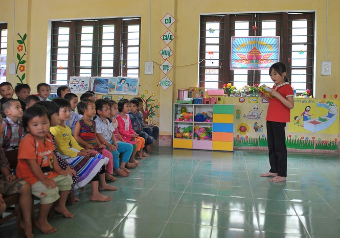 T.Ư Đoàn tặng quà học sinh Lũng Pô - 'nơi sông Hồng chảy vào đất Việt' - ảnh 11