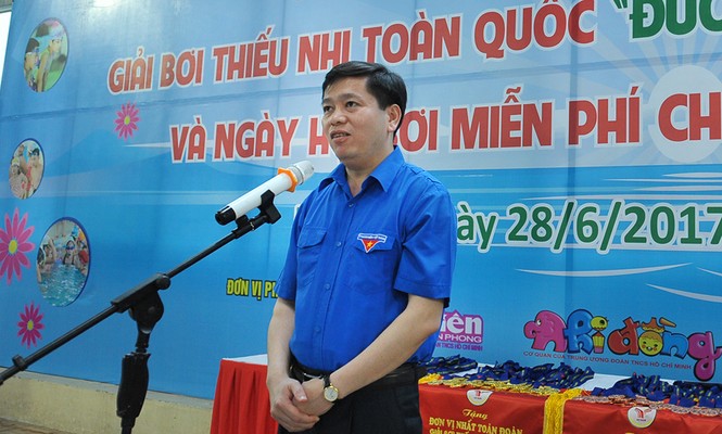 Kình ngư ‘nhí’ tranh tài đường đua xanh - ảnh 1