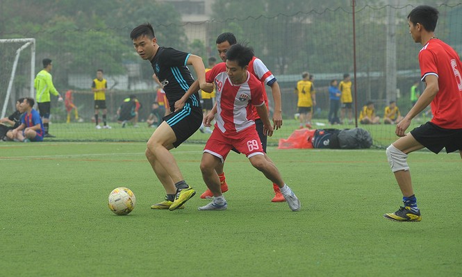 Sôi nổi giải bóng đá Cup Đoàn kết - ảnh 6