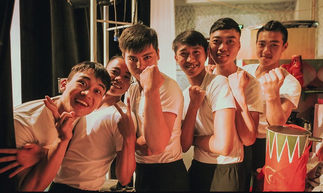 Cận cảnh sinh viên múa khổ luyện cho kỳ thi tốt nghiệp - ảnh 11