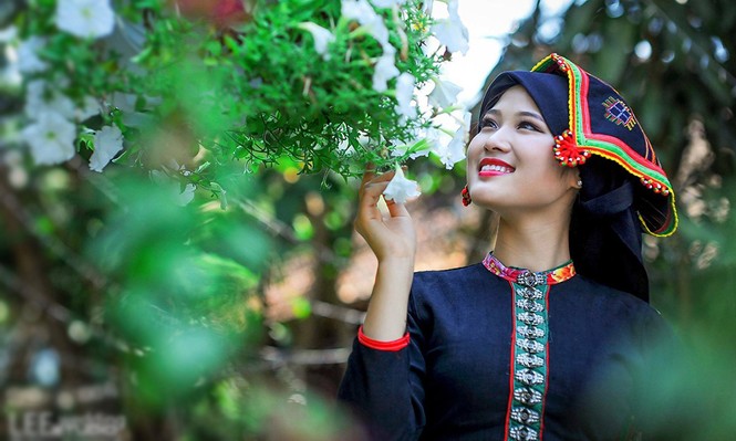 Bất ngờ nhan sắc nữ cổ động viên 'Đại bàng xanh' Nigeria - ảnh 4