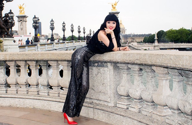 Siêu mẫu Việt lộng lẫy trong loạt show tại tuần lễ thời trang Paris - ảnh 7